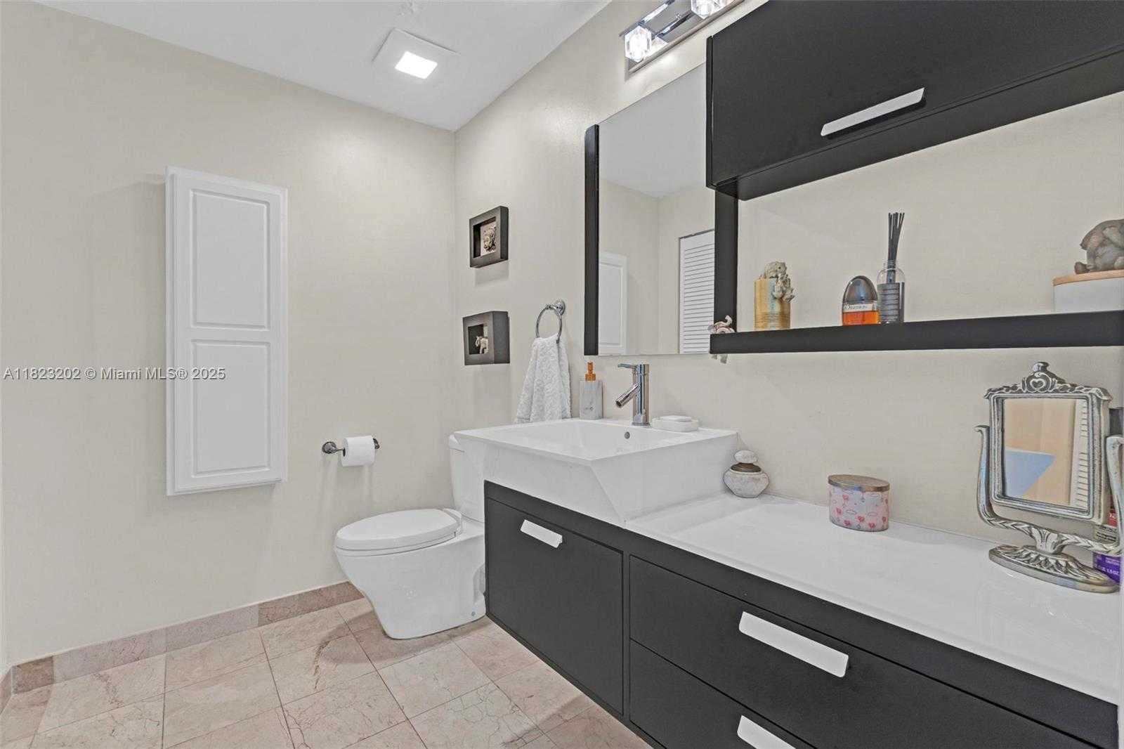 Small Image of 2138 VAN BUREN ST #605, Hollywood Number 11
