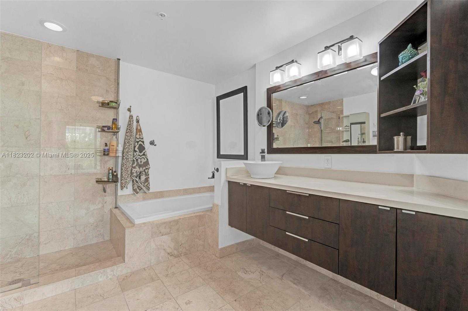 Small Image of 2138 VAN BUREN ST #605, Hollywood Number 14