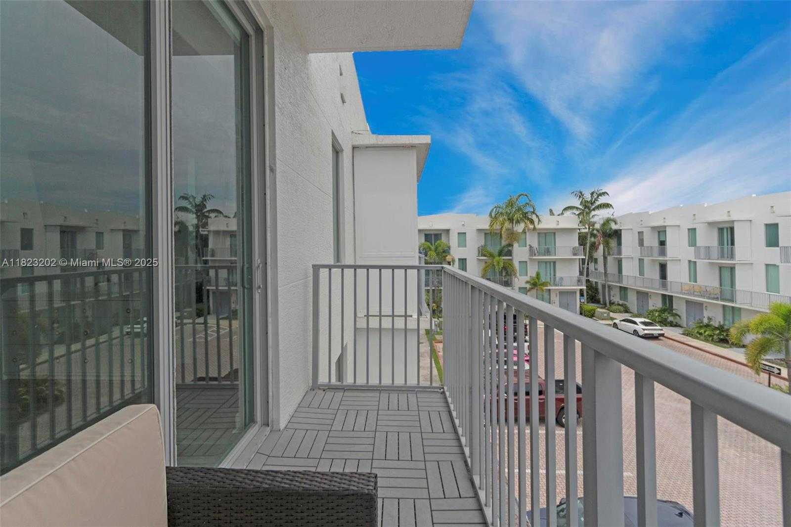 Small Image of 2138 VAN BUREN ST #605, Hollywood Number 18