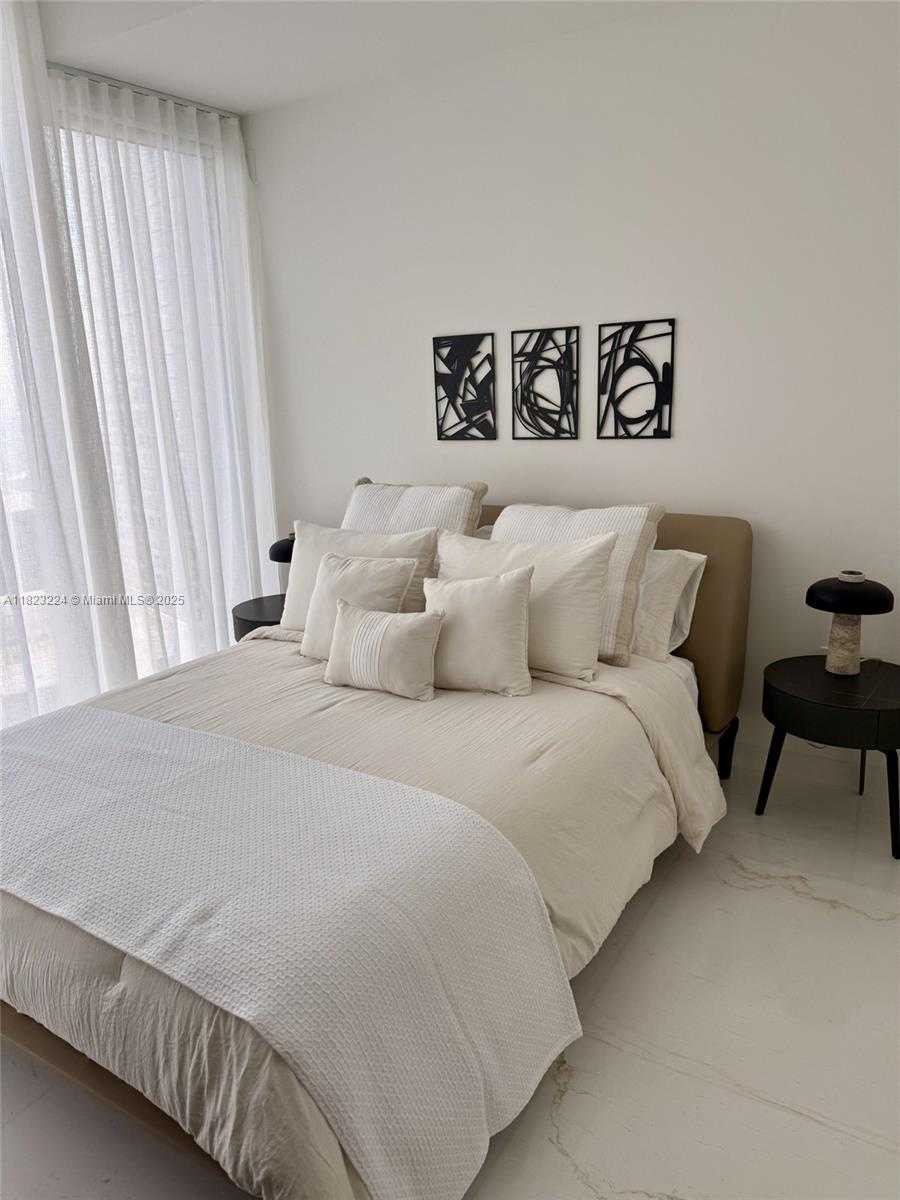 Small Image of 300 BISCAYNE BLVD WAY #5009, Miami Number 11
