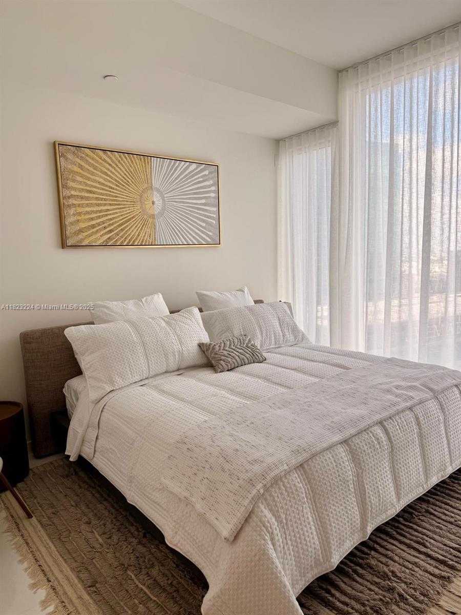 Small Image of 300 BISCAYNE BLVD WAY #5009, Miami Number 17