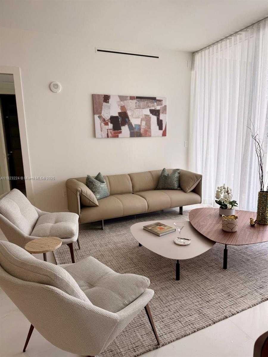 Small Image of 300 BISCAYNE BLVD WAY #5009, Miami Number 2