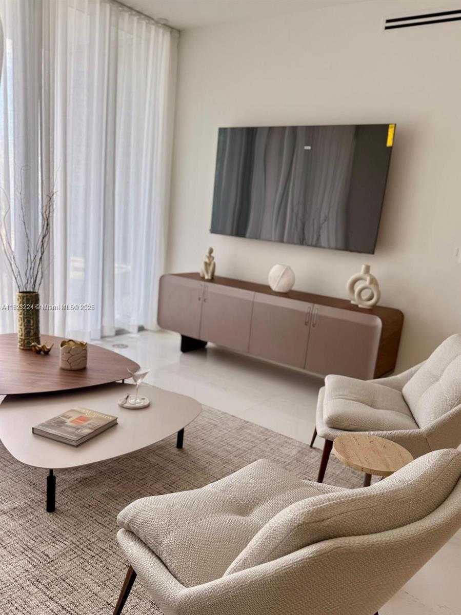 Small Image of 300 BISCAYNE BLVD WAY #5009, Miami Number 3