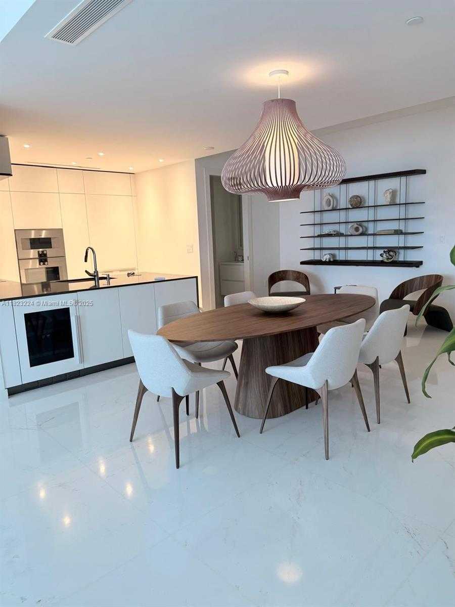 Small Image of 300 BISCAYNE BLVD WAY #5009, Miami Number 9
