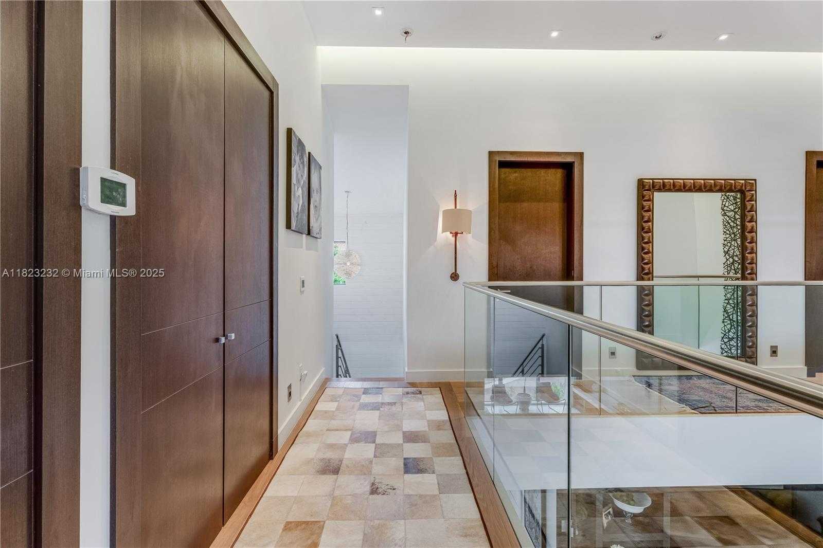Small Image of 2000 SOUTH BAYSHORE DR #47, Miami Number 15
