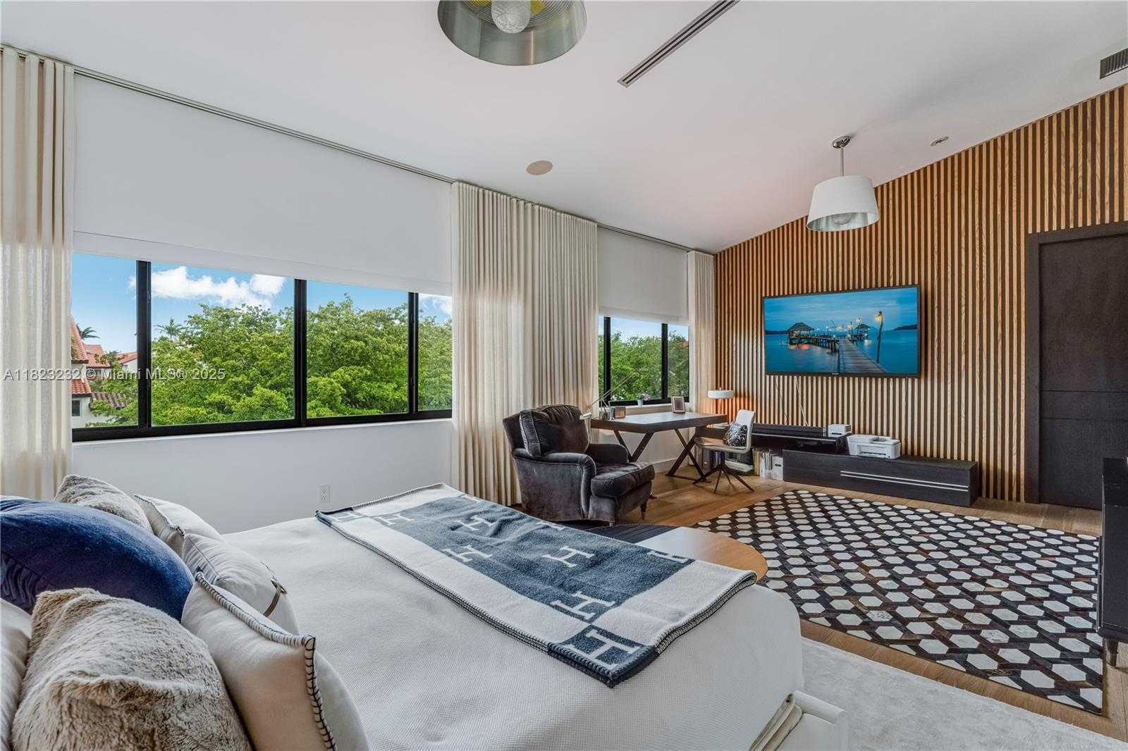 Small Image of 2000 SOUTH BAYSHORE DR #47, Miami Number 18