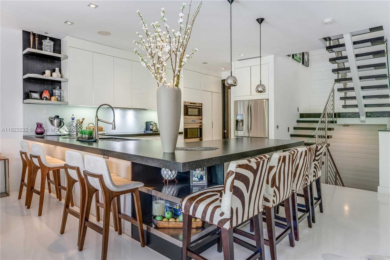 Small Image of 2000 SOUTH BAYSHORE DR #47, Miami Number 2