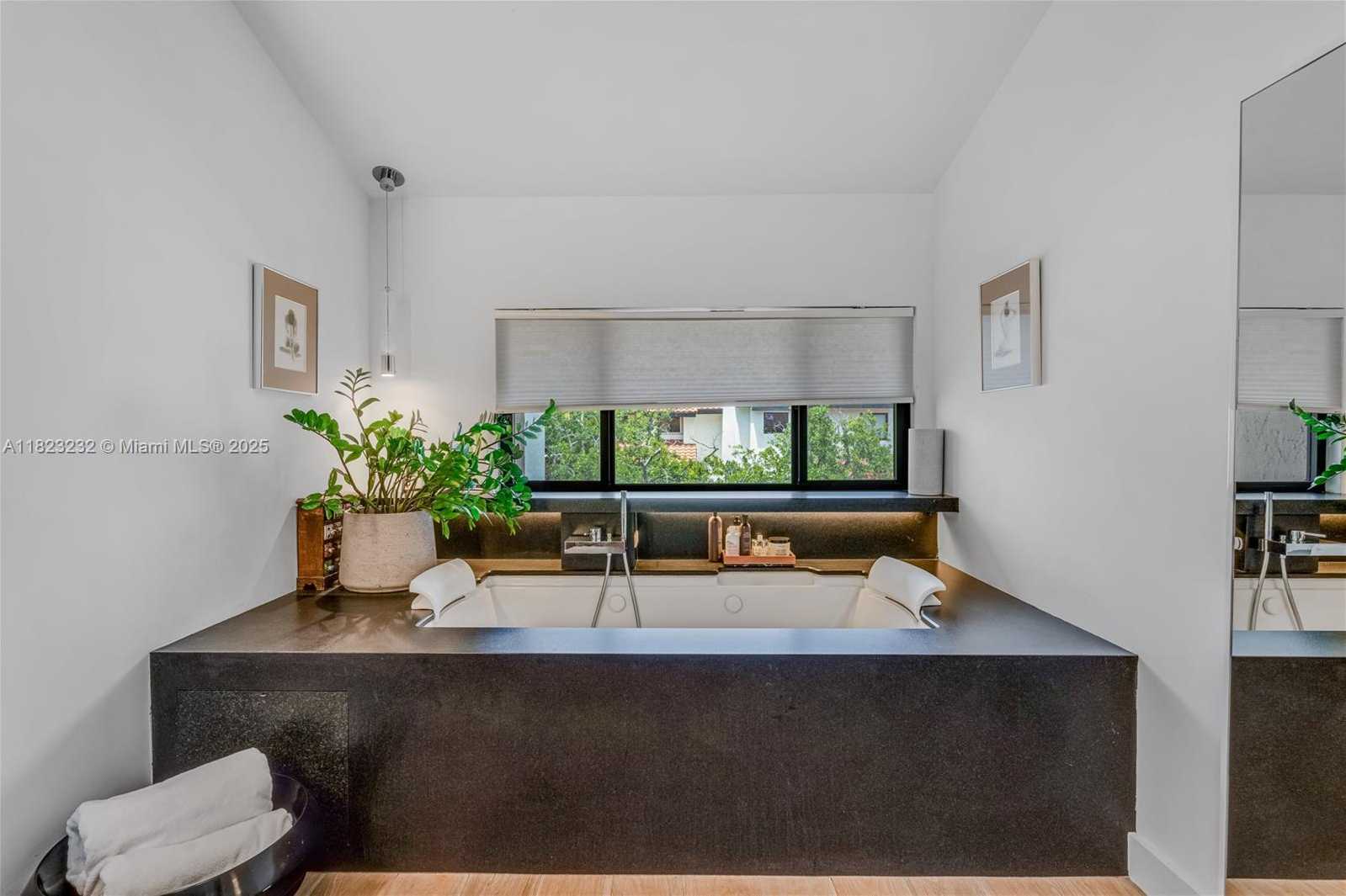 Small Image of 2000 SOUTH BAYSHORE DR #47, Miami Number 23
