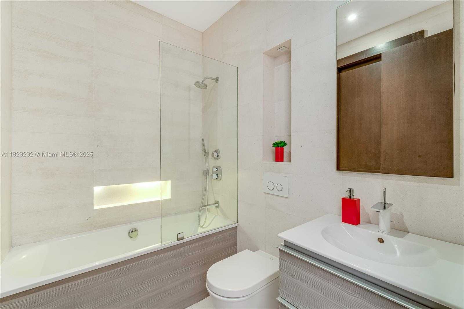 Small Image of 2000 SOUTH BAYSHORE DR #47, Miami Number 26