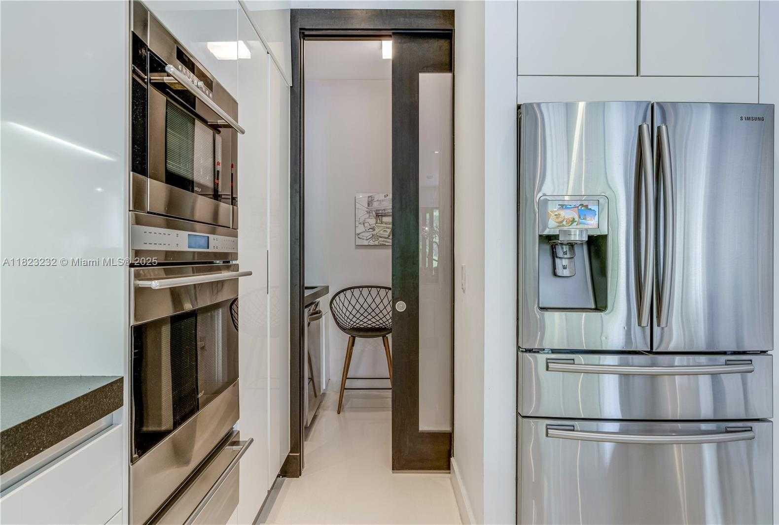 Small Image of 2000 SOUTH BAYSHORE DR #47, Miami Number 3