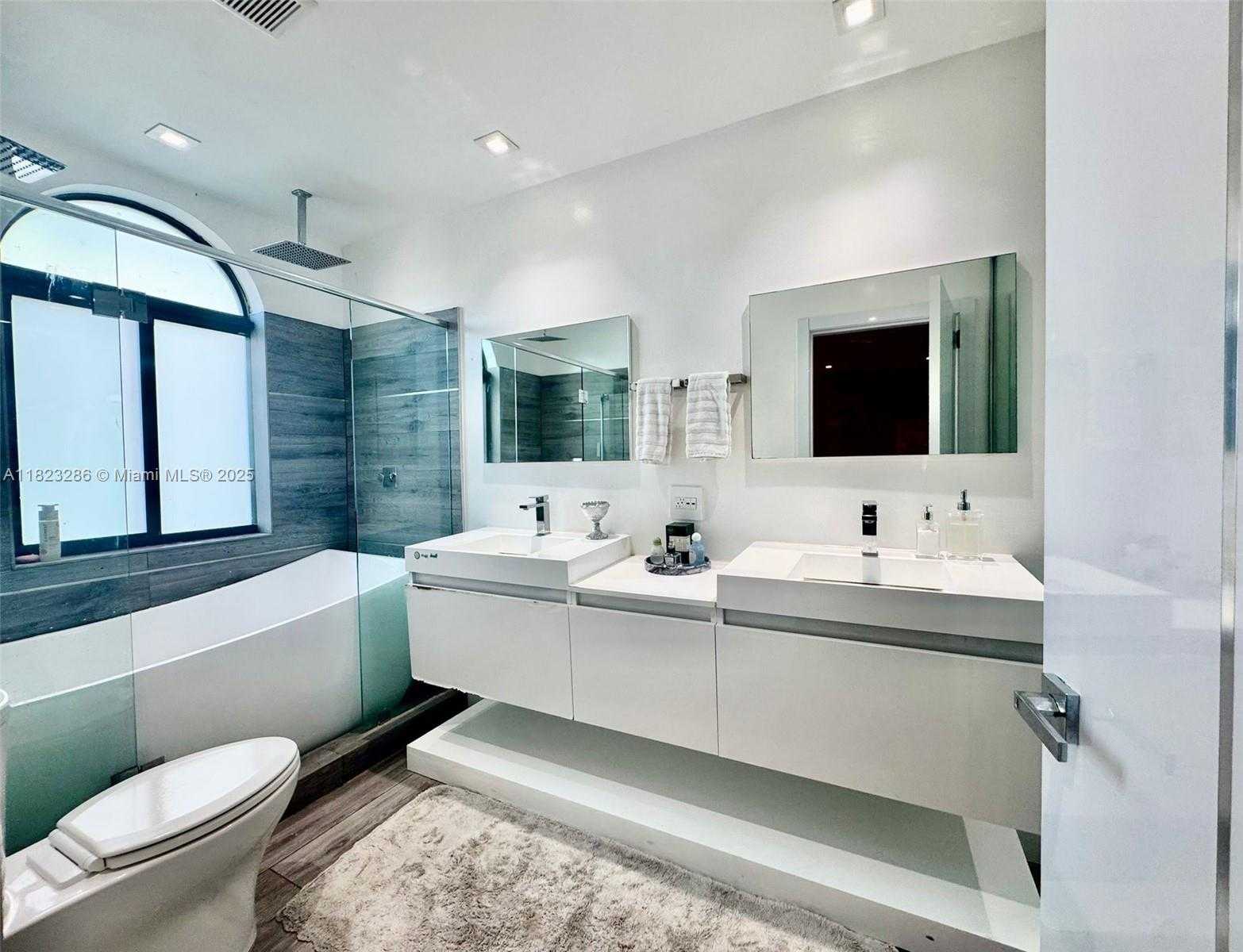 Small Image of 1150 98TH ST #10, Bay Harbor Islands Number 12