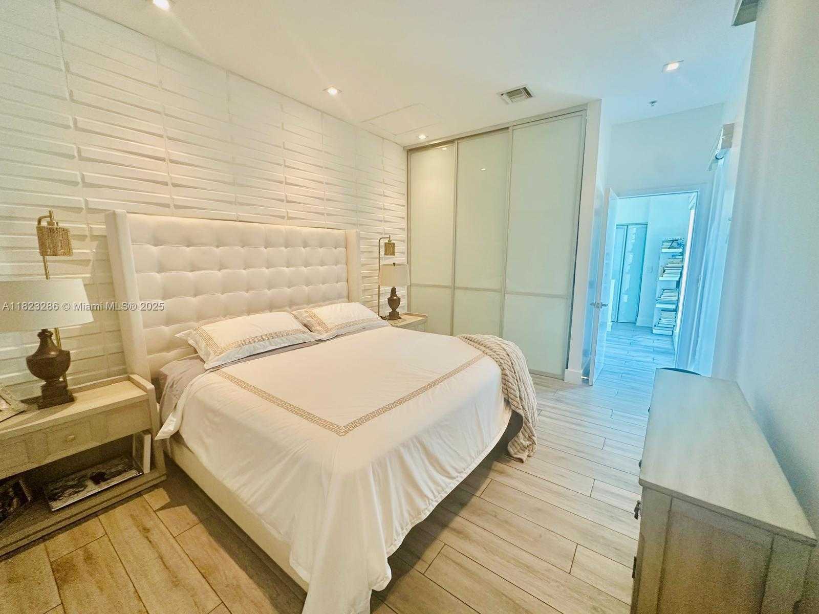 Small Image of 1150 98TH ST #10, Bay Harbor Islands Number 19