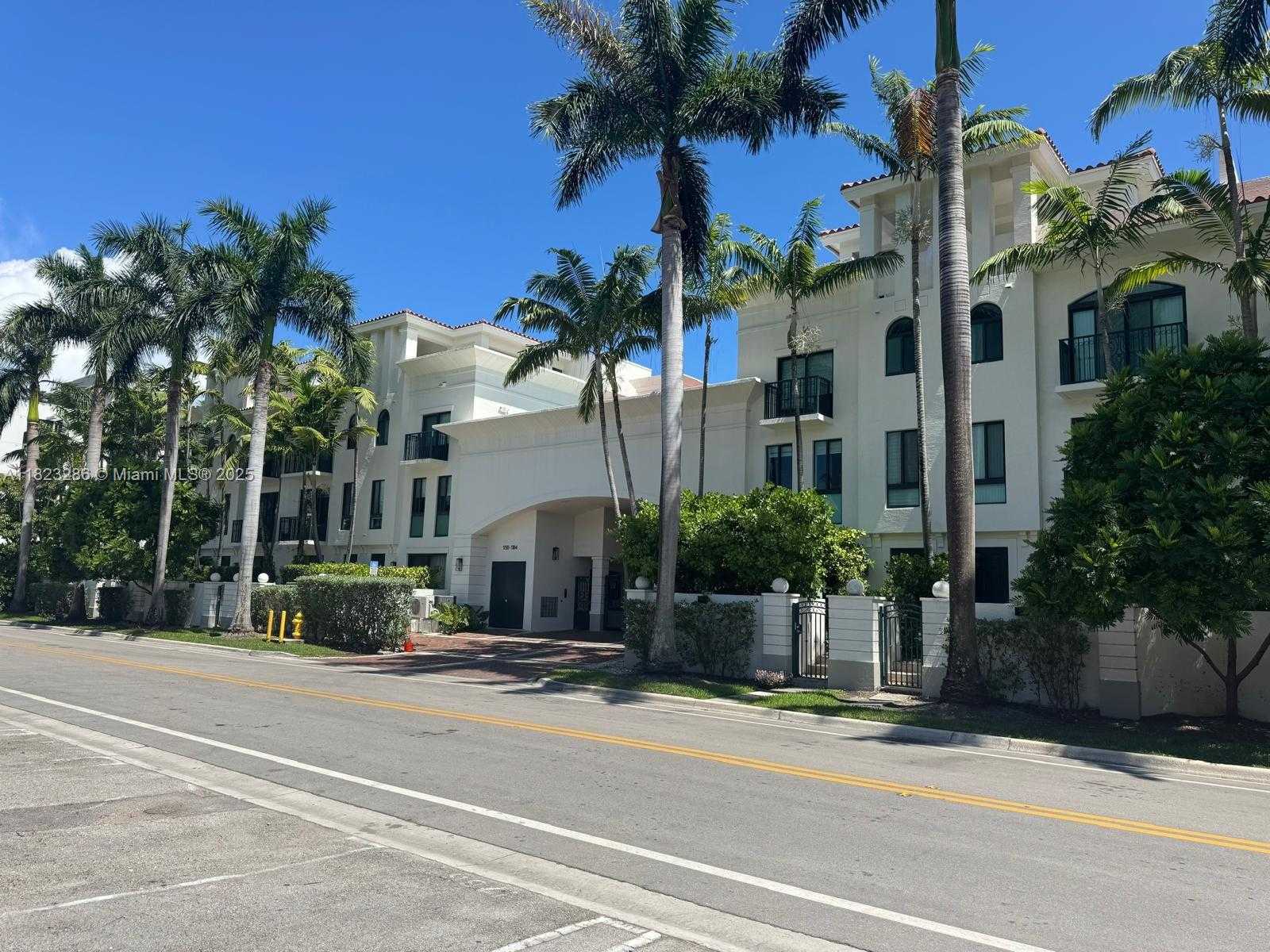 Small Image of 1150 98TH ST #10, Bay Harbor Islands Number 2