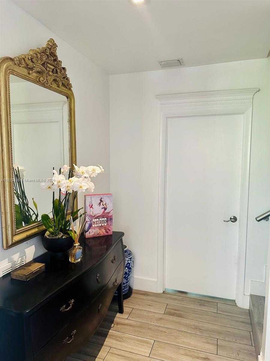 Small Image of 1150 98TH ST #10, Bay Harbor Islands Number 22