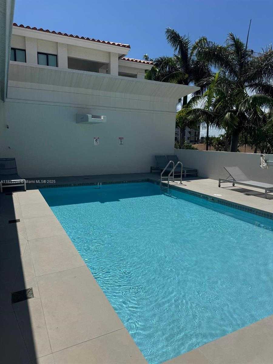 Small Image of 1150 98TH ST #10, Bay Harbor Islands Number 30