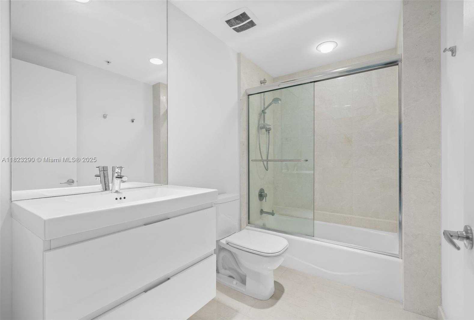 Small Image of 17301 BISCAYNE BLVD #1704, North Miami Beach Number 27