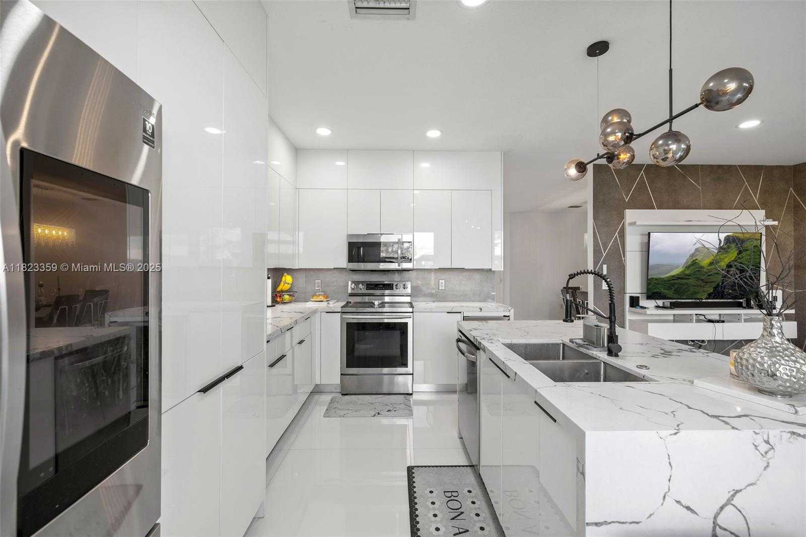 Small Image of 8780 NORTH WEST 116TH PATH, Doral Number 18