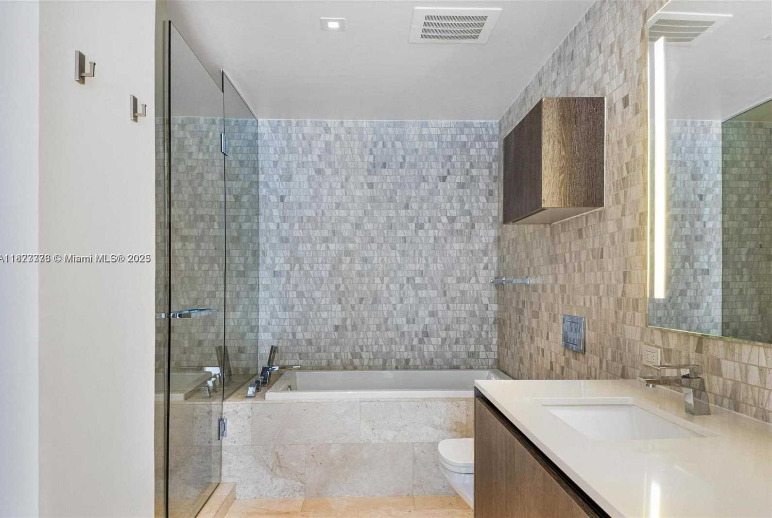Small Image of 68 SOUTH EAST 6TH ST #806, Miami Number 11