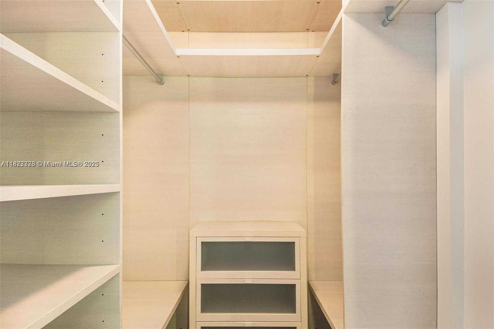 Small Image of 68 SOUTH EAST 6TH ST #806, Miami Number 13