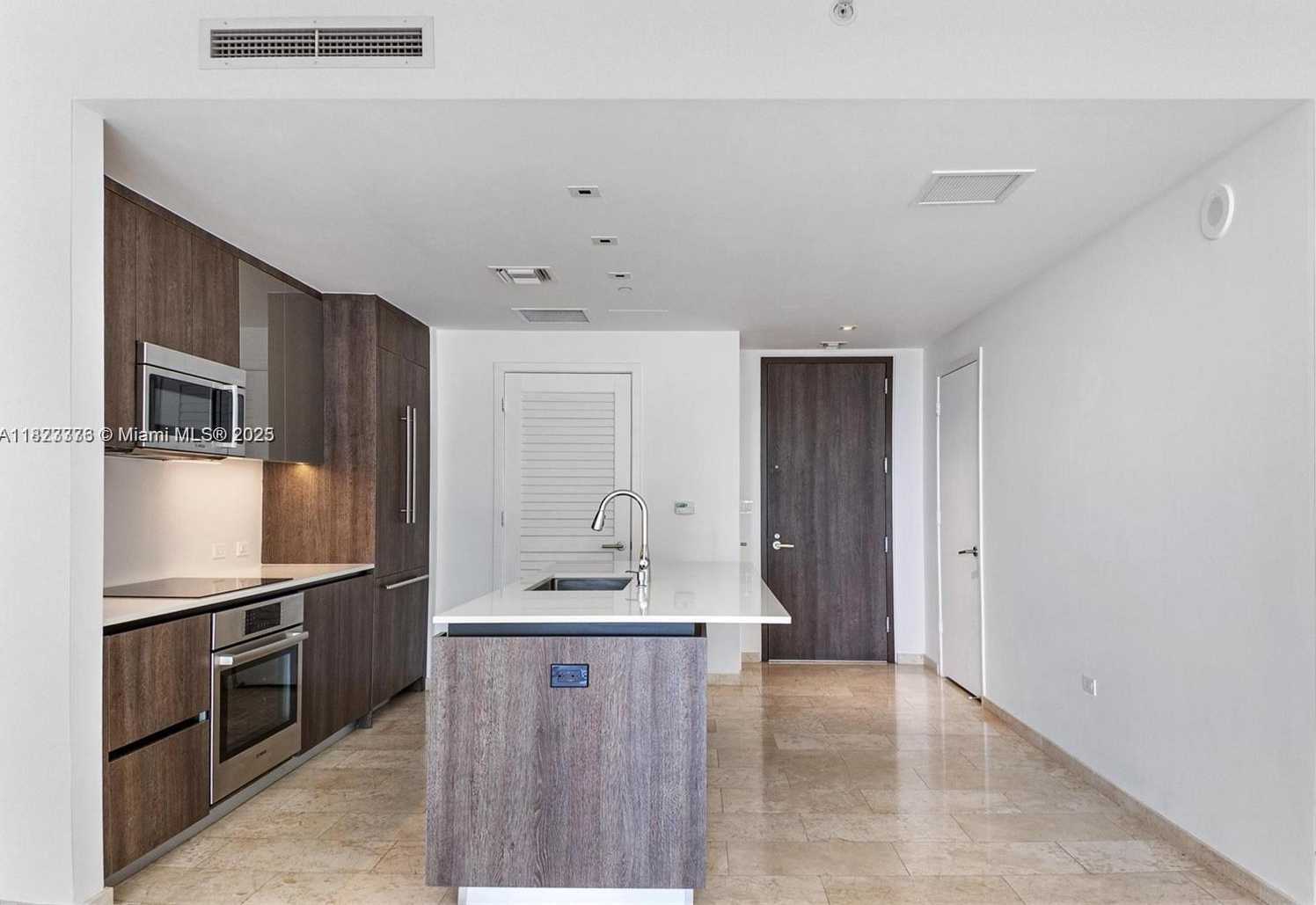 Small Image of 68 SOUTH EAST 6TH ST #806, Miami Number 2