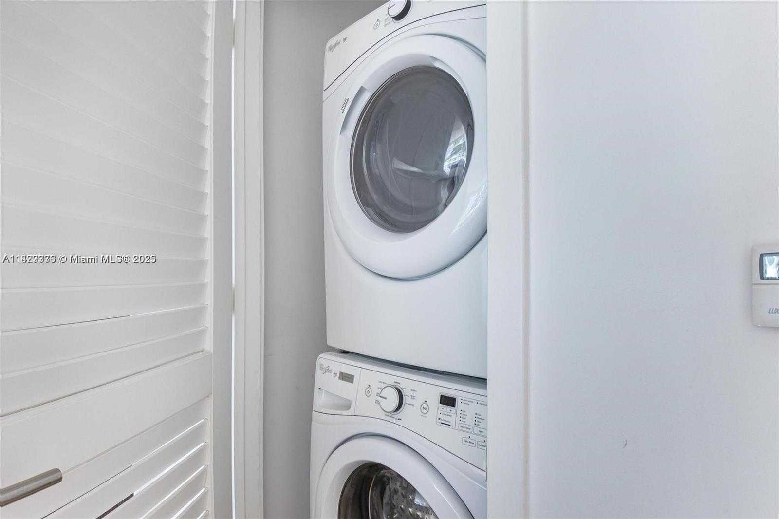 Small Image of 68 SOUTH EAST 6TH ST #806, Miami Number 6