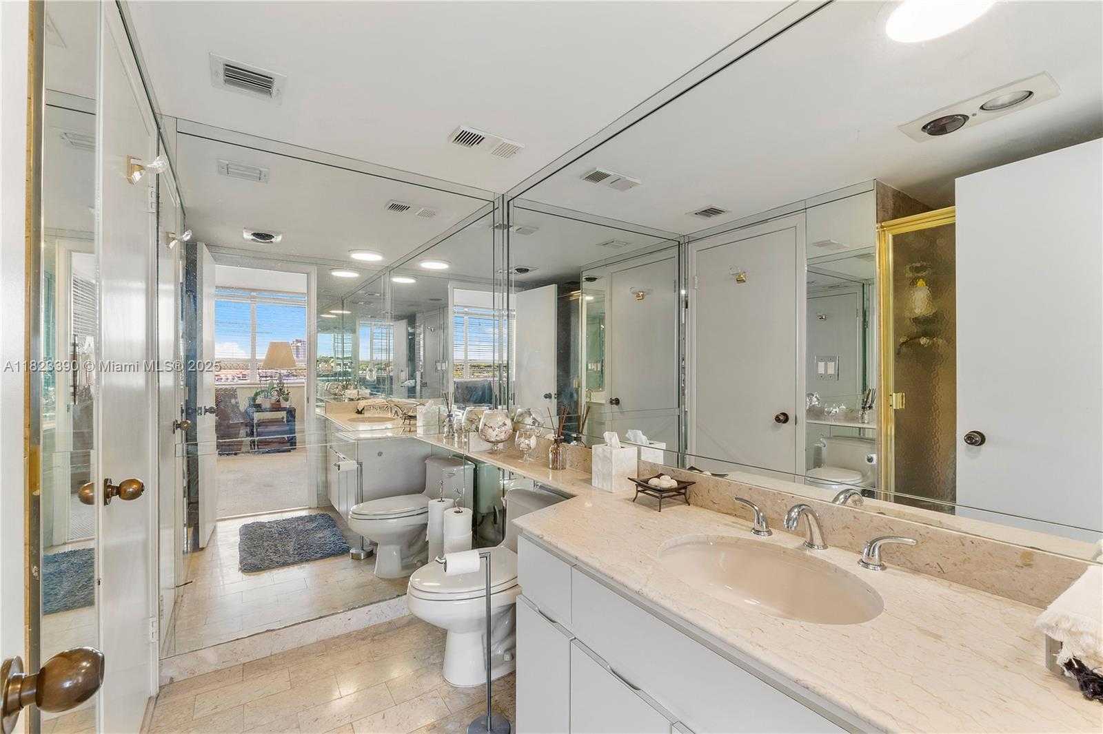 Small Image of 3 GROVE ISLE DR #C706, Miami Number 17