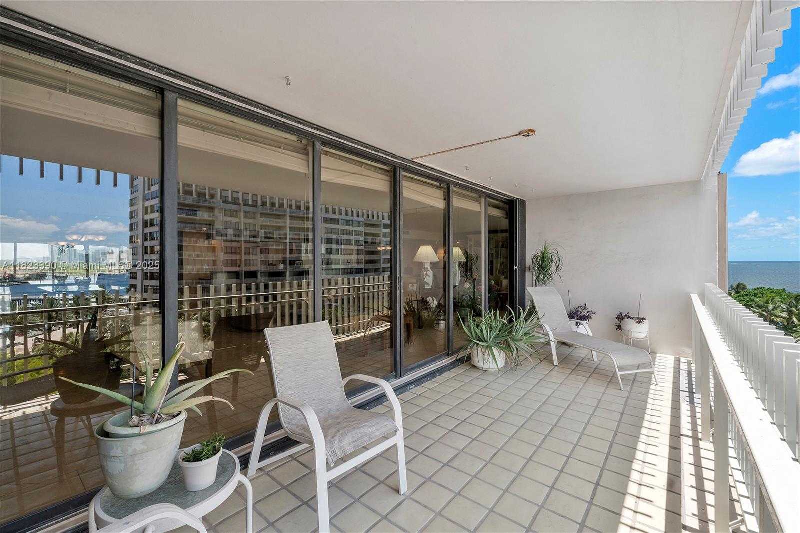 Small Image of 3 GROVE ISLE DR #C706, Miami Number 25