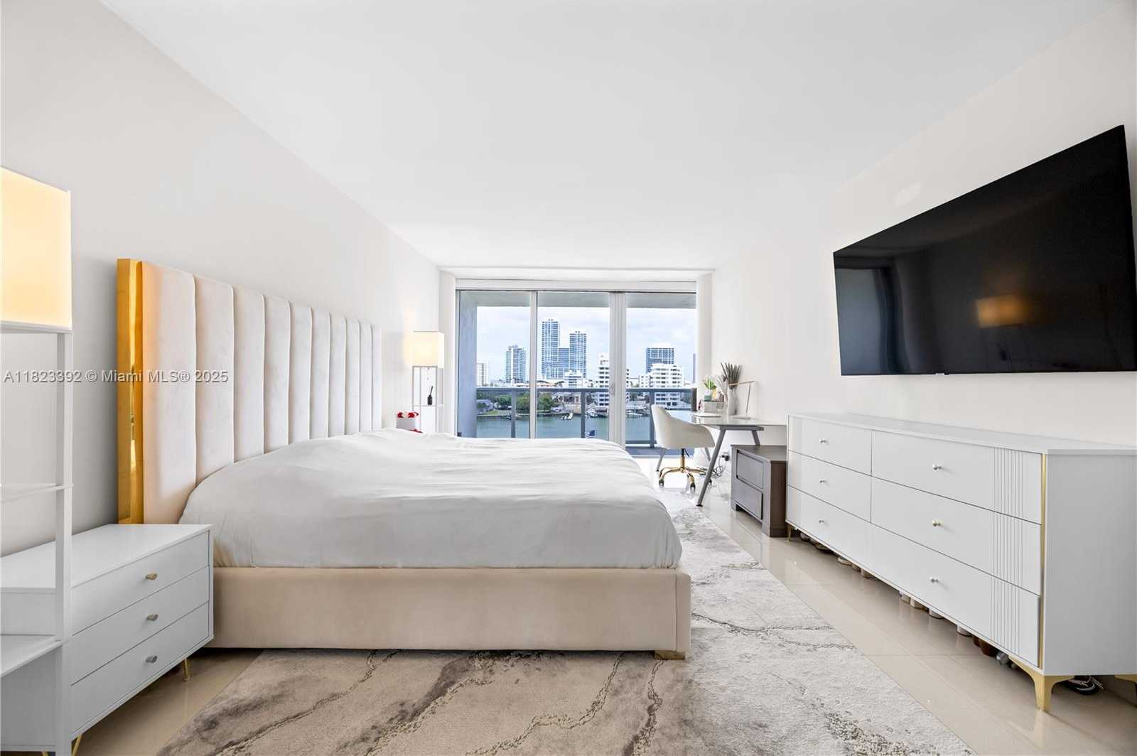 Small Image of 900 BAY DR #620,622, & 624, Miami Beach Number 16