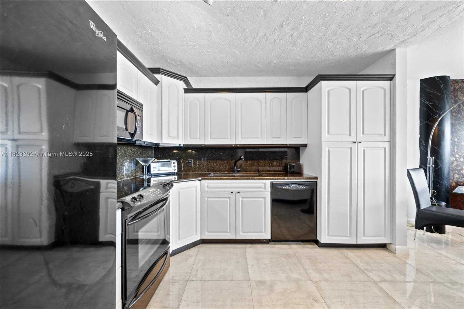 Small Image of 900 BAY DR #620,622, & 624, Miami Beach Number 34