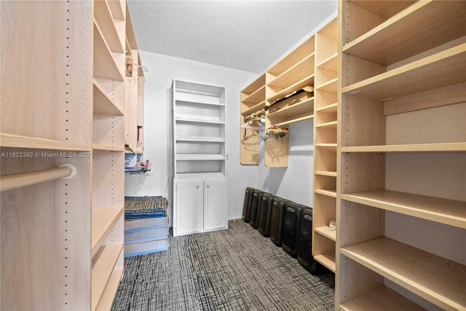 Small Image of 900 BAY DR #620,622, & 624, Miami Beach Number 40