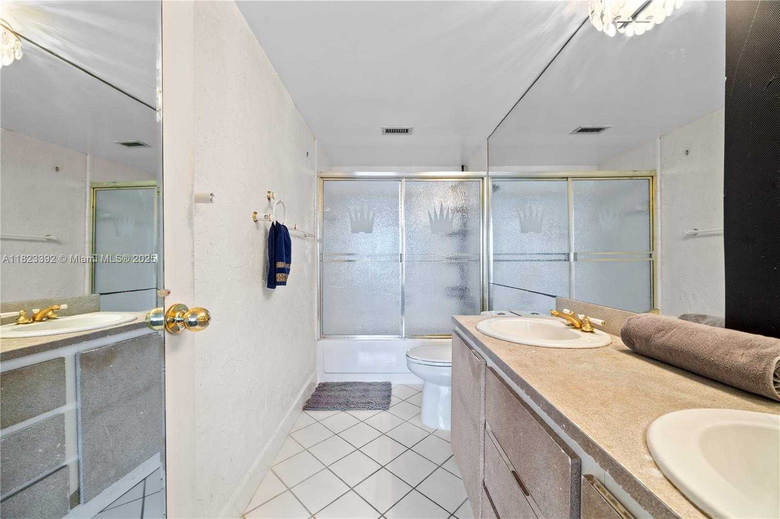Small Image of 900 BAY DR #620,622, & 624, Miami Beach Number 42