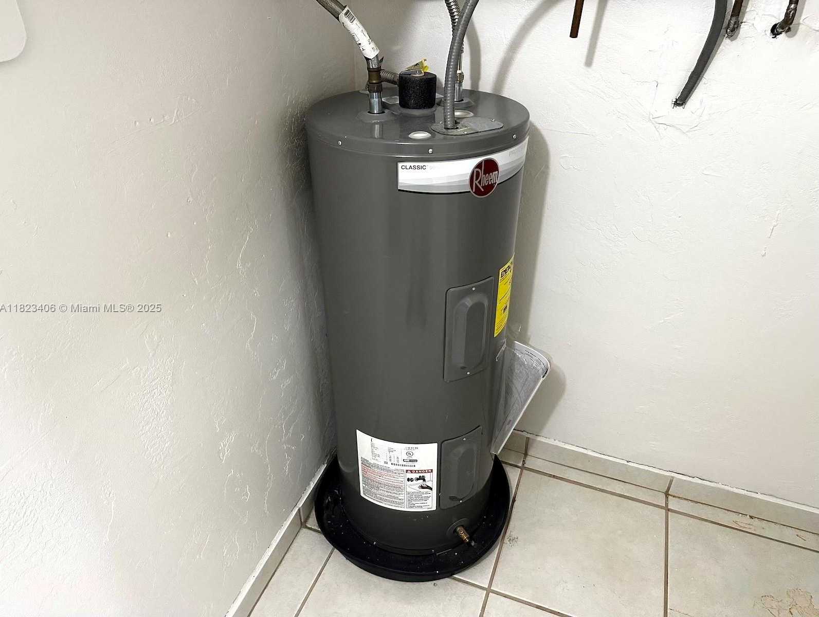Small Image of 6881 WEST 16TH DR, Hialeah Number 21