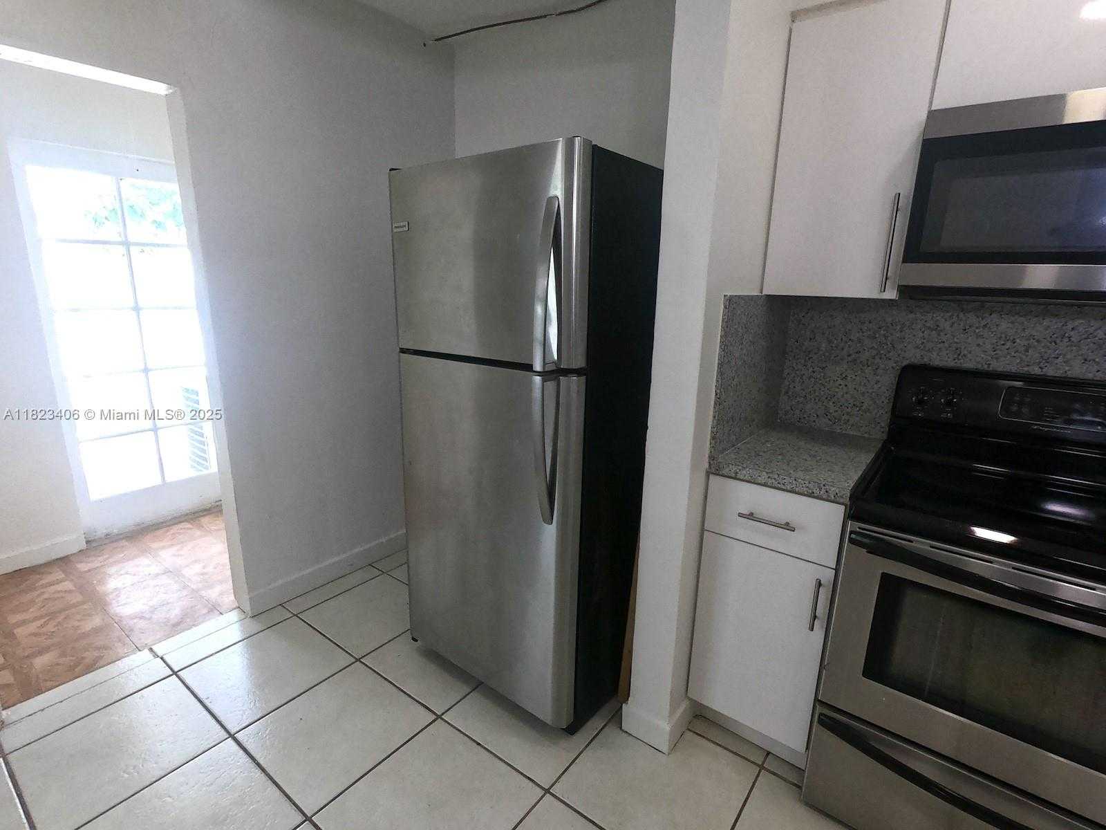 Small Image of 6881 WEST 16TH DR, Hialeah Number 30