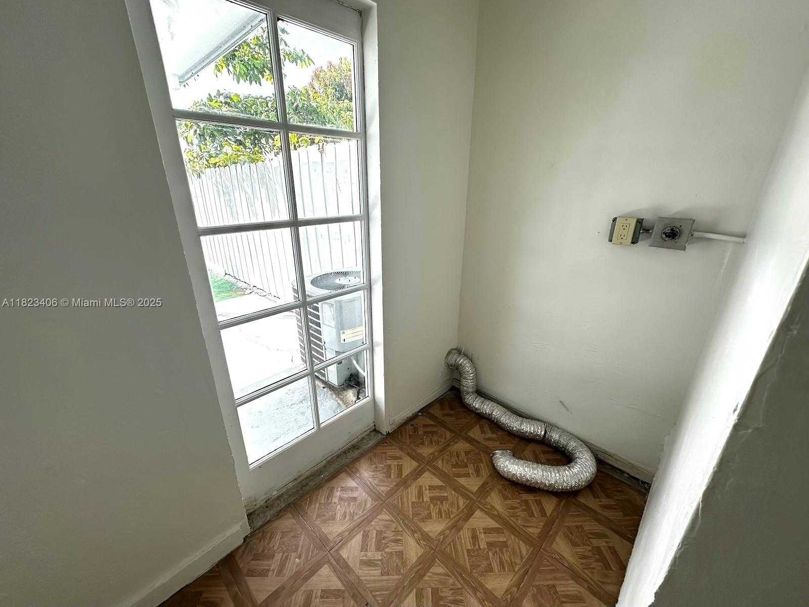 Small Image of 6881 WEST 16TH DR, Hialeah Number 33