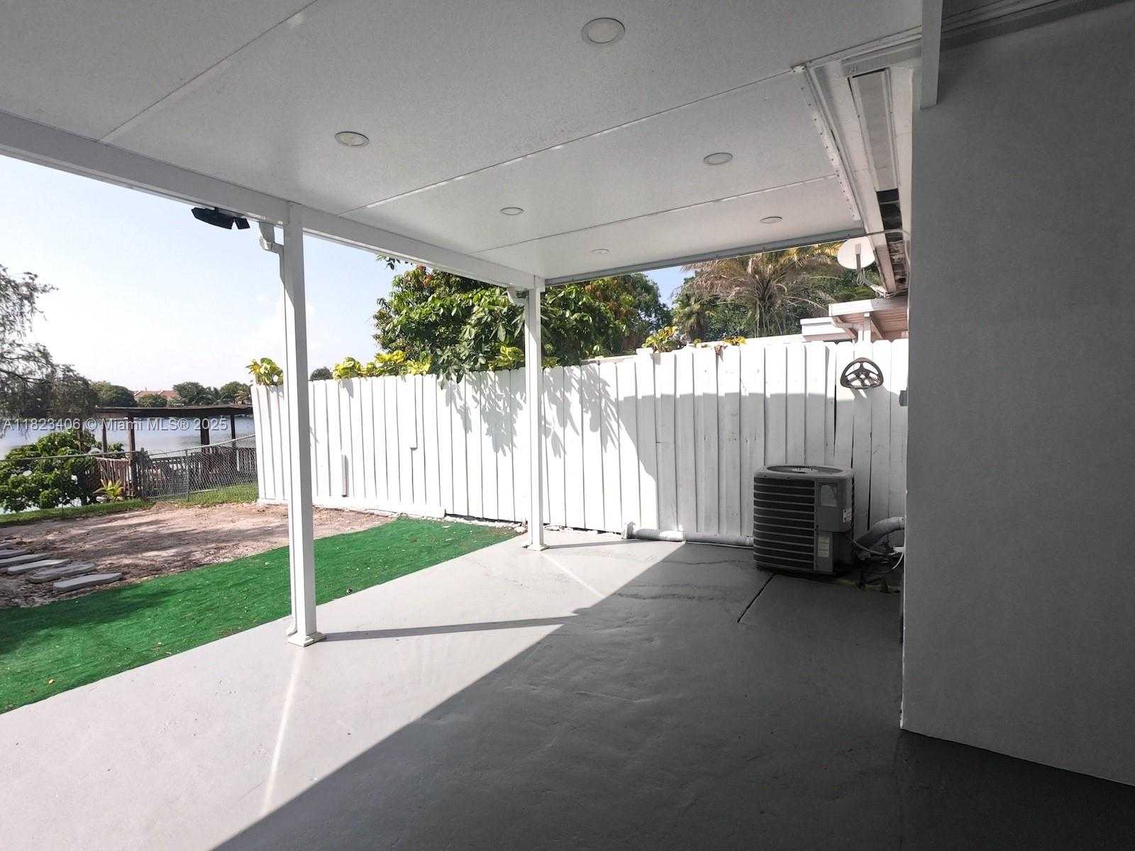 Small Image of 6881 WEST 16TH DR, Hialeah Number 39