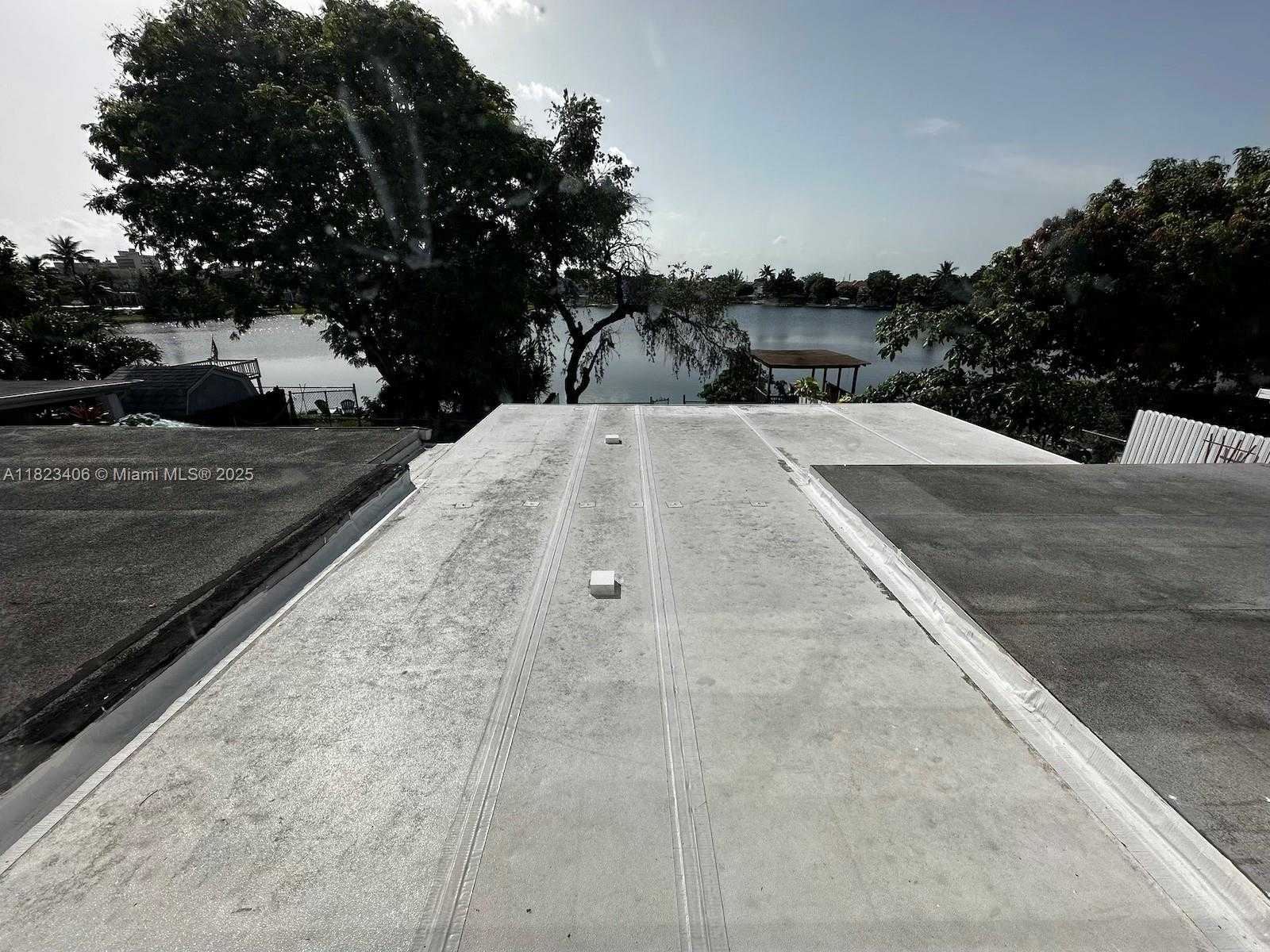 Small Image of 6881 WEST 16TH DR, Hialeah Number 42