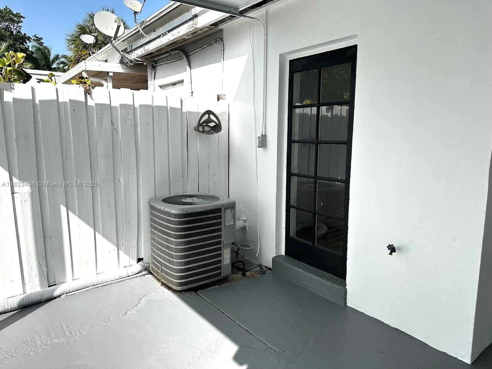 Small Image of 6881 WEST 16TH DR, Hialeah Number 54