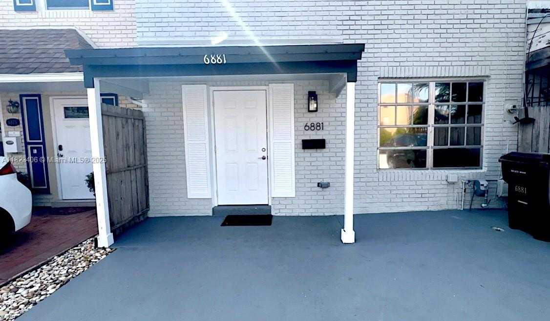 Small Image of 6881 WEST 16TH DR, Hialeah Number 7