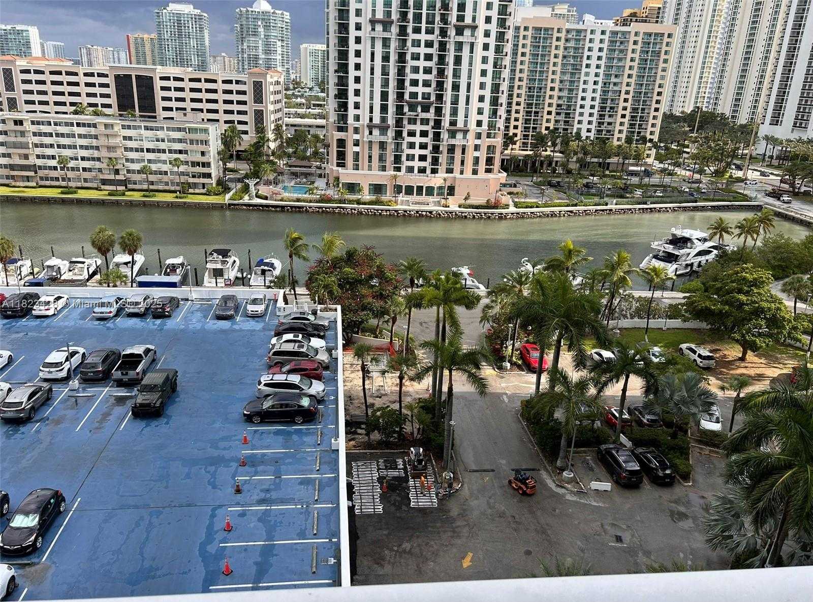 Small Image of 100 BAYVIEW DR #1030, Sunny Isles Beach Number 28