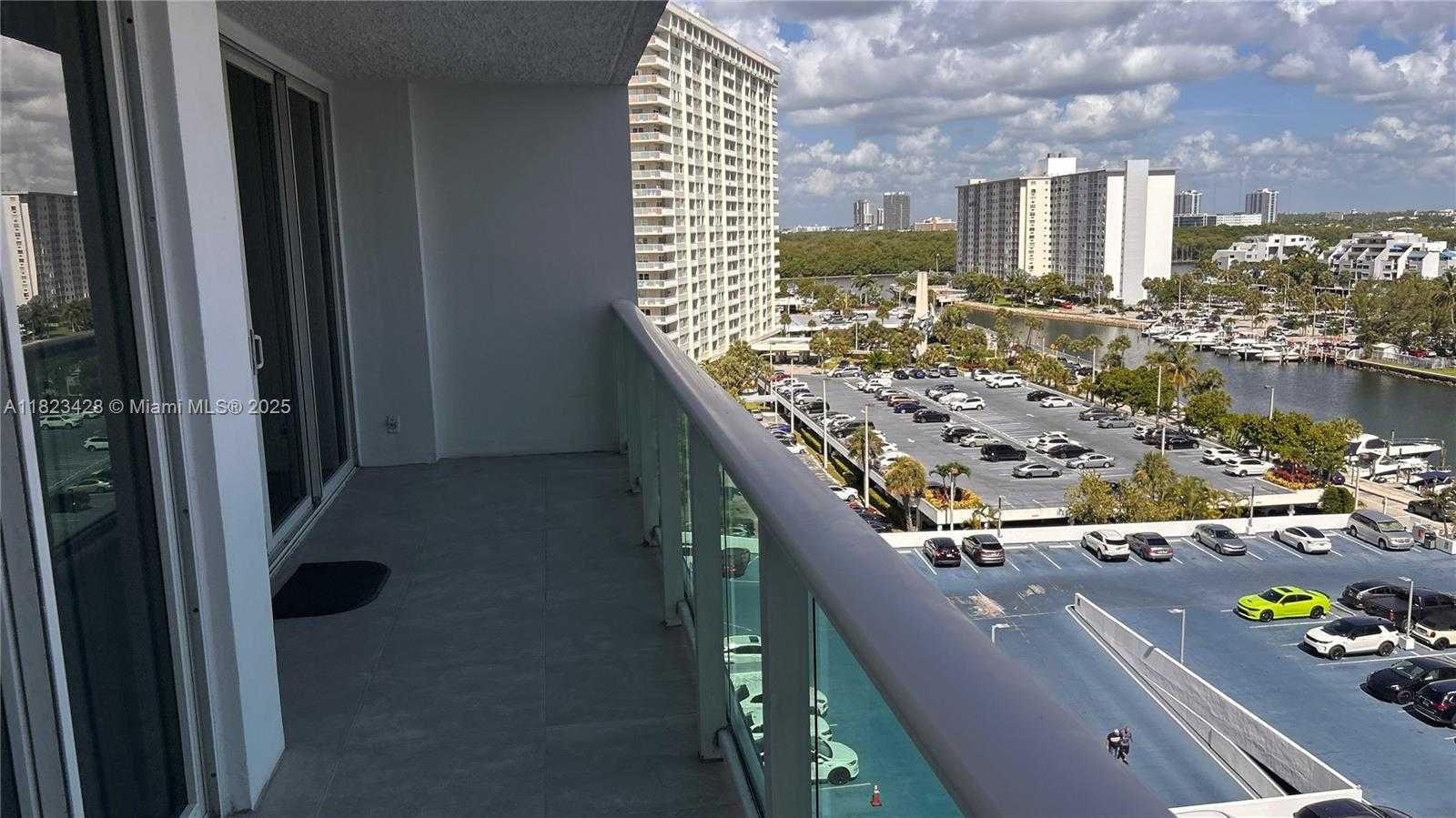 Small Image of 100 BAYVIEW DR #1030, Sunny Isles Beach Number 30