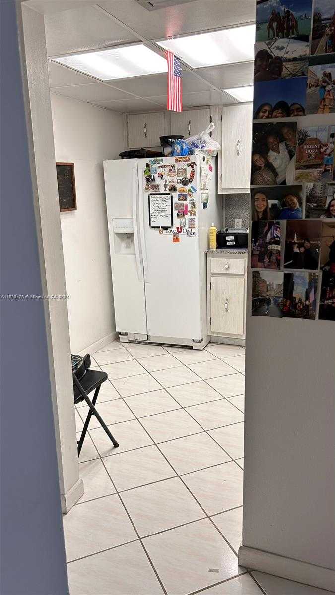 Small Image of 100 BAYVIEW DR #1030, Sunny Isles Beach Number 8