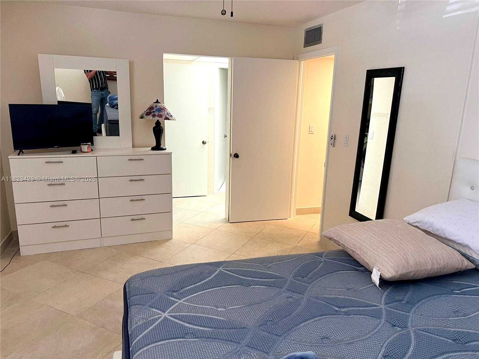 Small Image of 10825 SOUTH WEST 112TH AVE #216, Miami Number 10