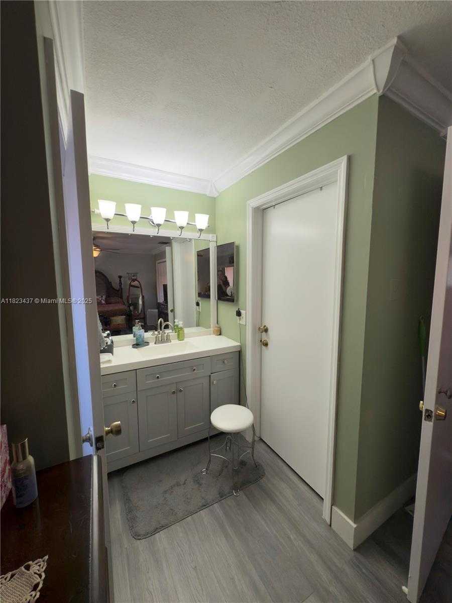 Small Image of 1651 SOUTH WEST 120TH AVE, Pembroke Pines Number 24