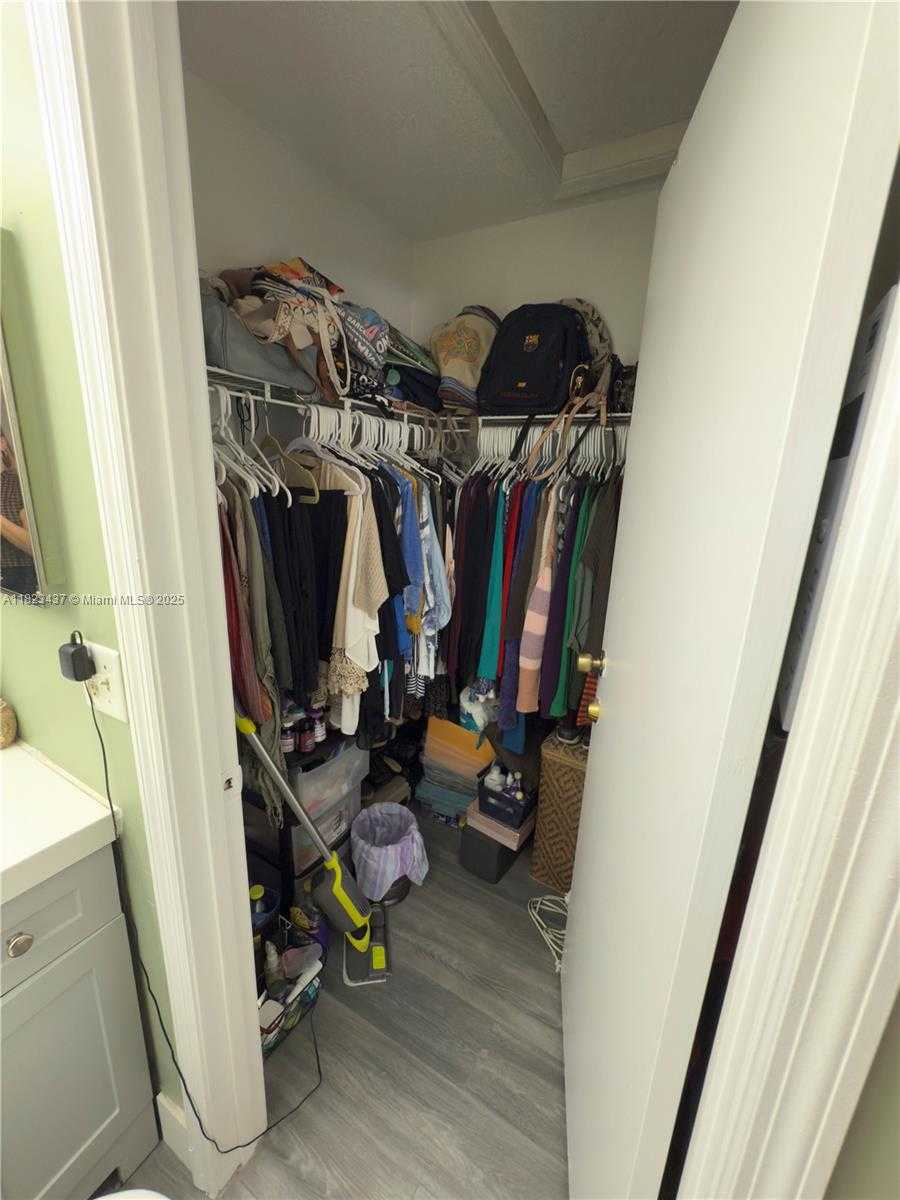 Small Image of 1651 SOUTH WEST 120TH AVE, Pembroke Pines Number 27