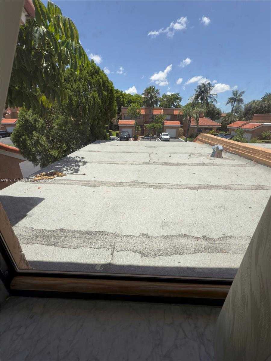 Small Image of 1651 SOUTH WEST 120TH AVE, Pembroke Pines Number 34