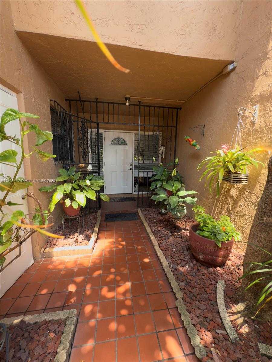 Small Image of 1651 SOUTH WEST 120TH AVE, Pembroke Pines Number 4