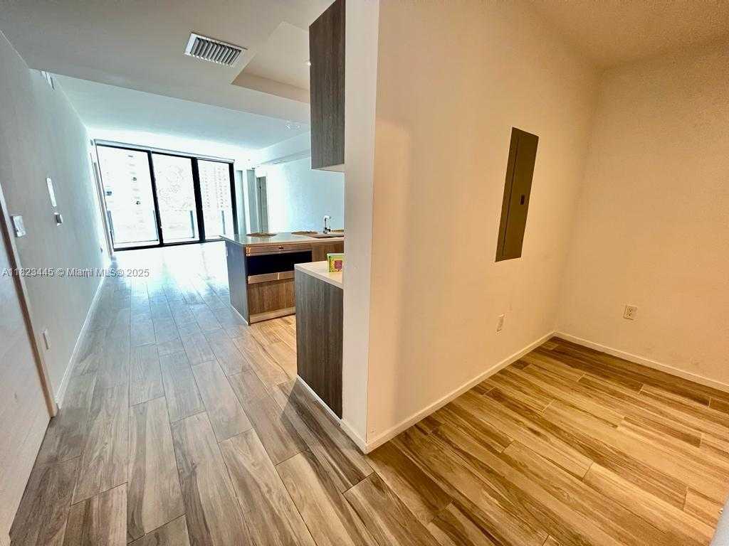 Small Image of 801 SOUTH MIAMI AVE #1202, Miami Number 4