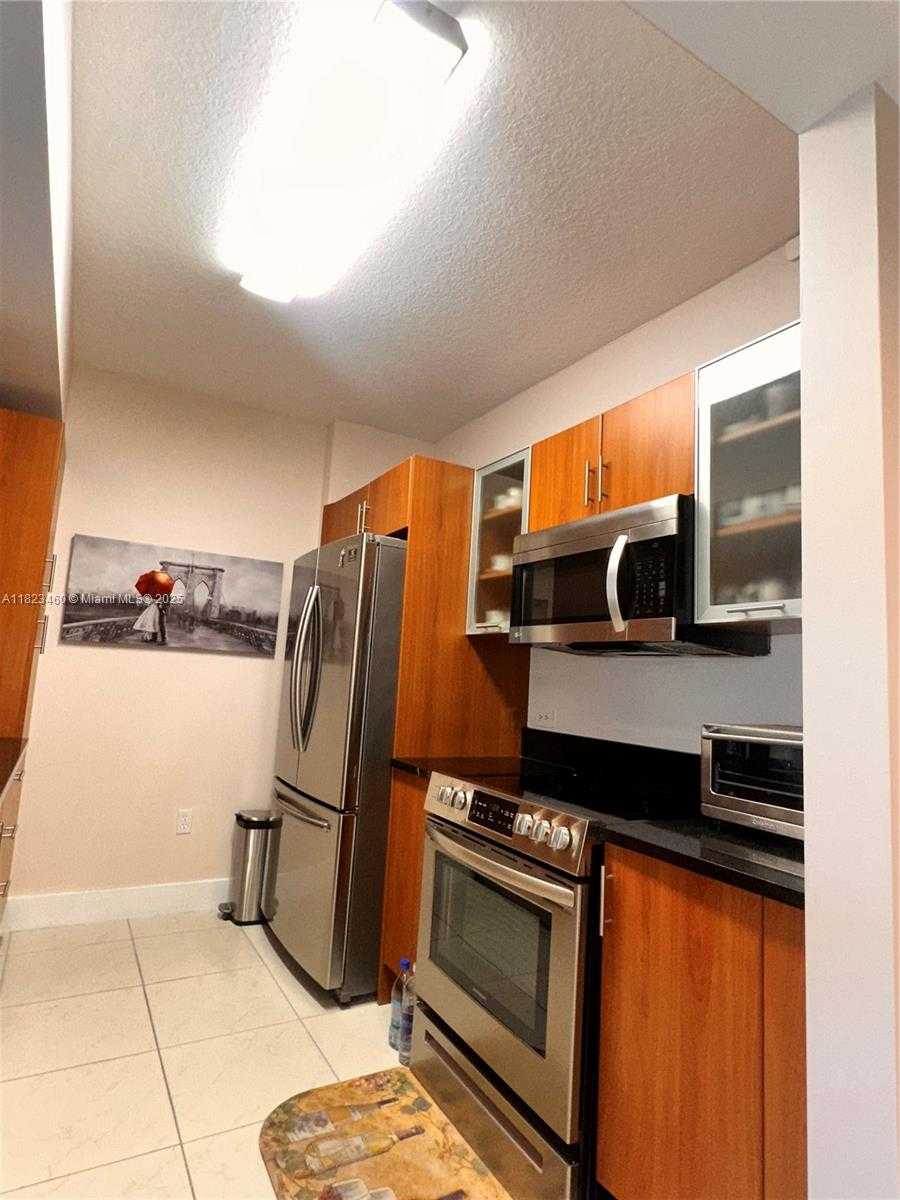 Small Image of 18800 NORTH EAST 29TH AVE #412, Aventura Number 4