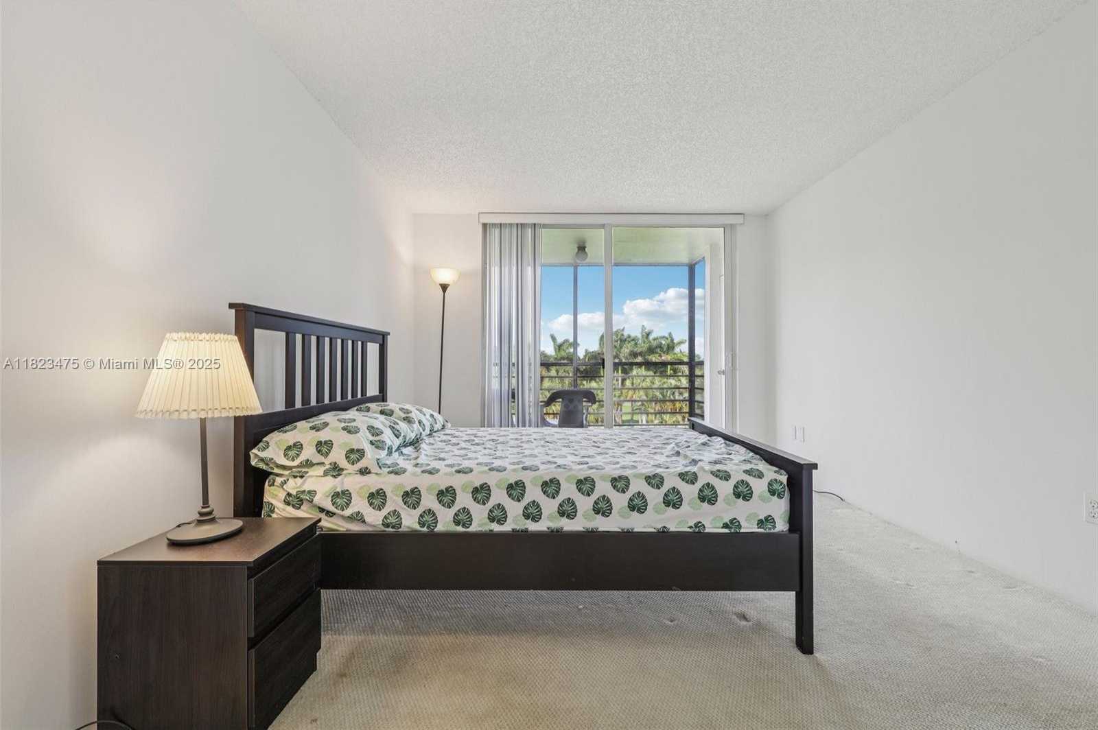 Small Image of 900 SAINT CHARLES PL #420, Pembroke Pines Number 17