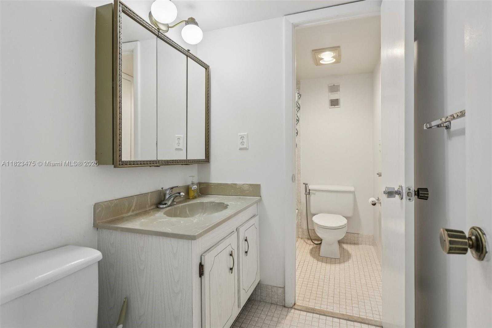 Small Image of 900 SAINT CHARLES PL #420, Pembroke Pines Number 18